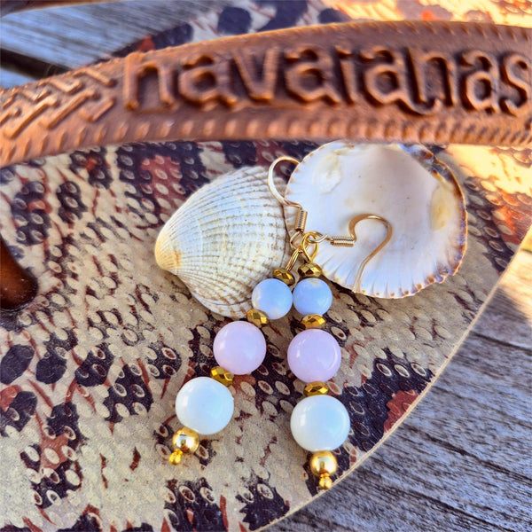 Gorgeous white jade earrings with gold plated accent beads &amp; hooks.
Available in peach or pale pink.
Length from bottom of hook - 40mm
Summer vibes right there!